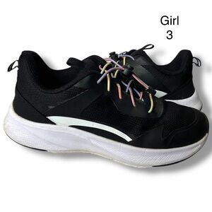Girls Black Athletic Sneakers With Multicolor Laces Size 3